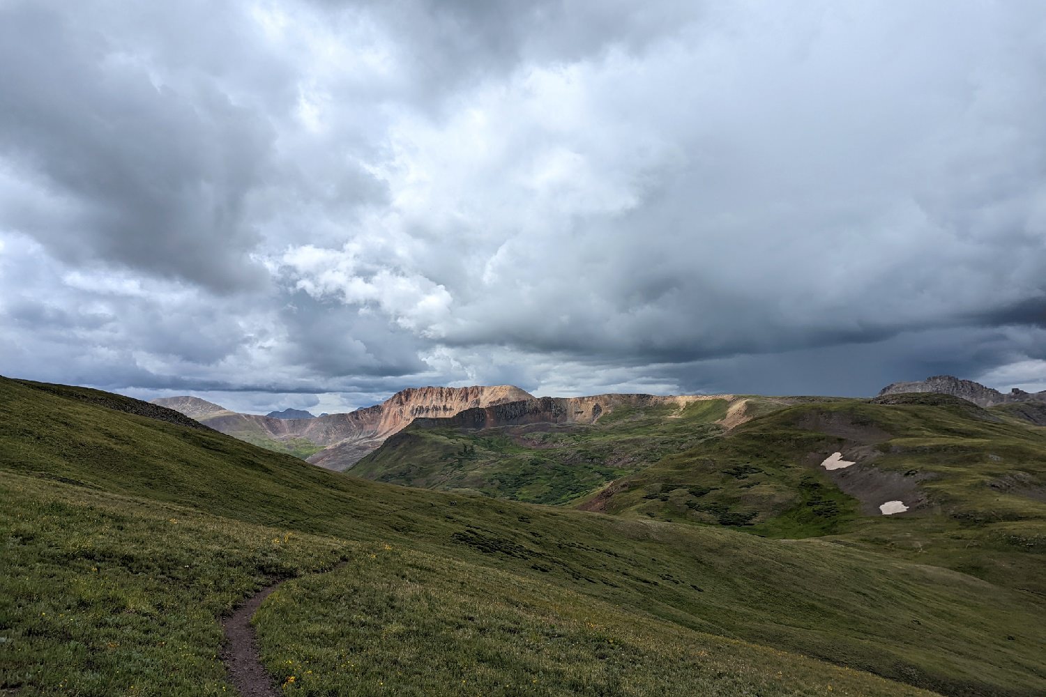 clouds approaching with rain in the forecast over the collegiate peaks wilderness