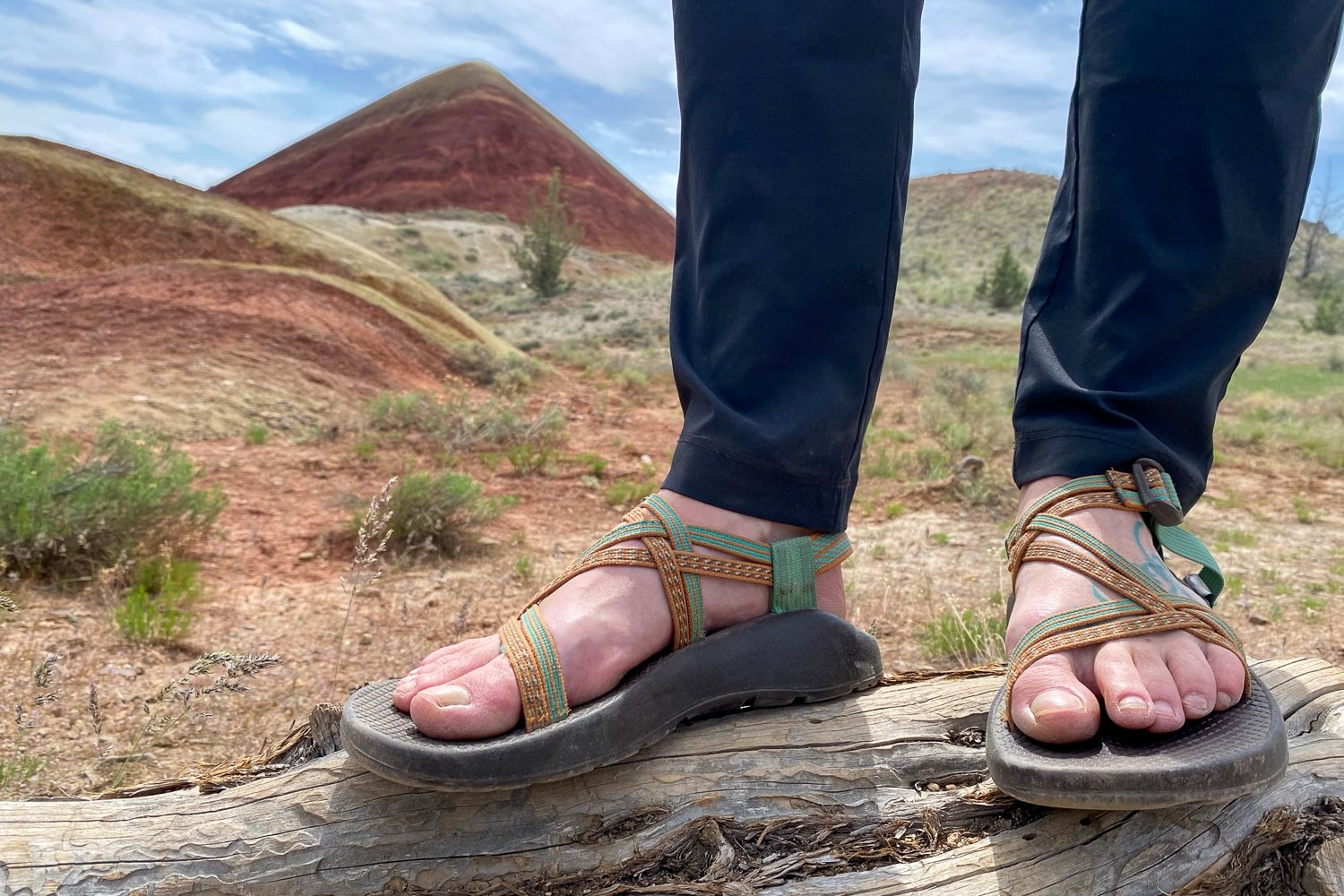 We Tested Walking Sandals and Talked to Podiatrists to Find the Best Walking  Sandals