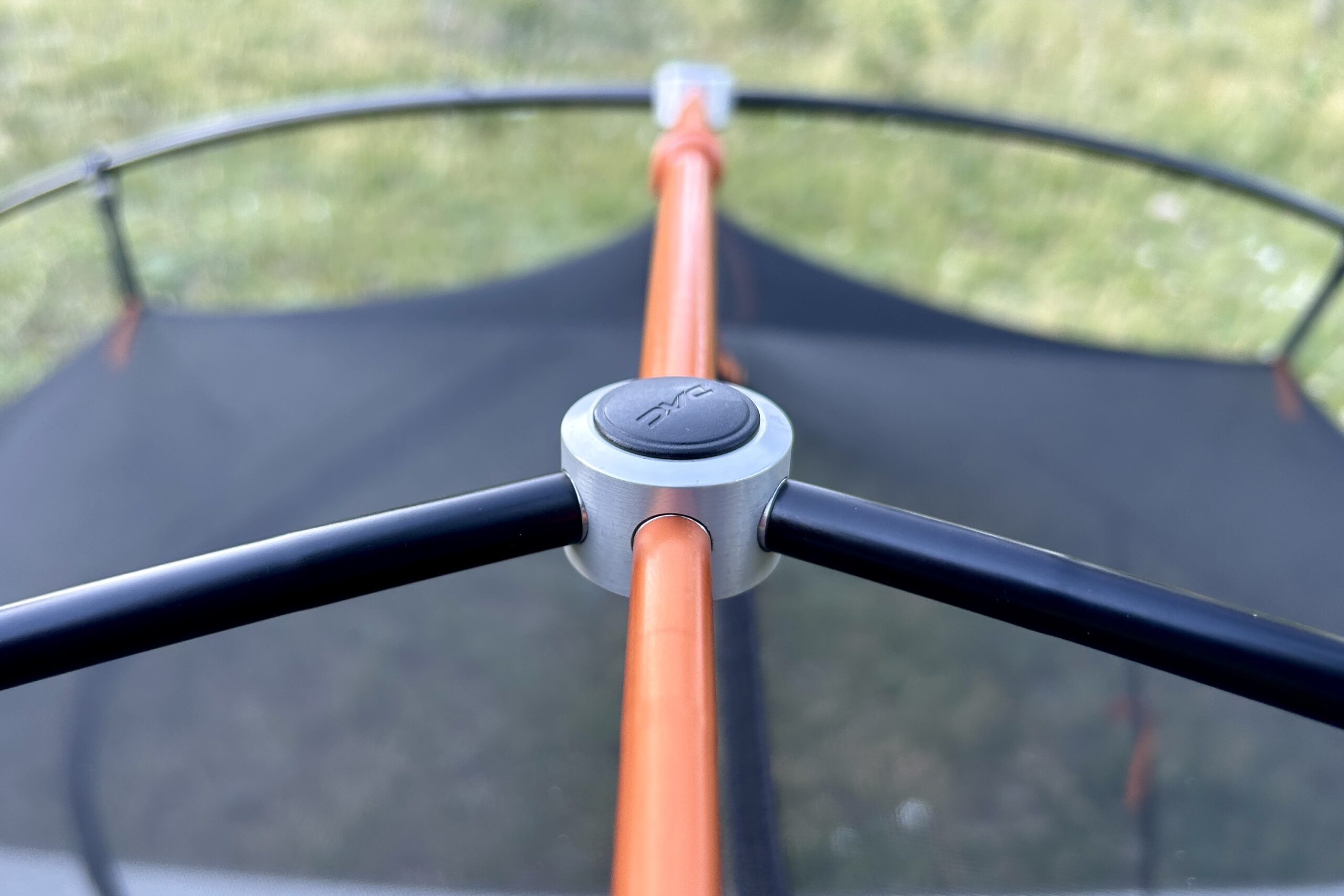 Close up of the hubbed pole system of the Half Dome 2.