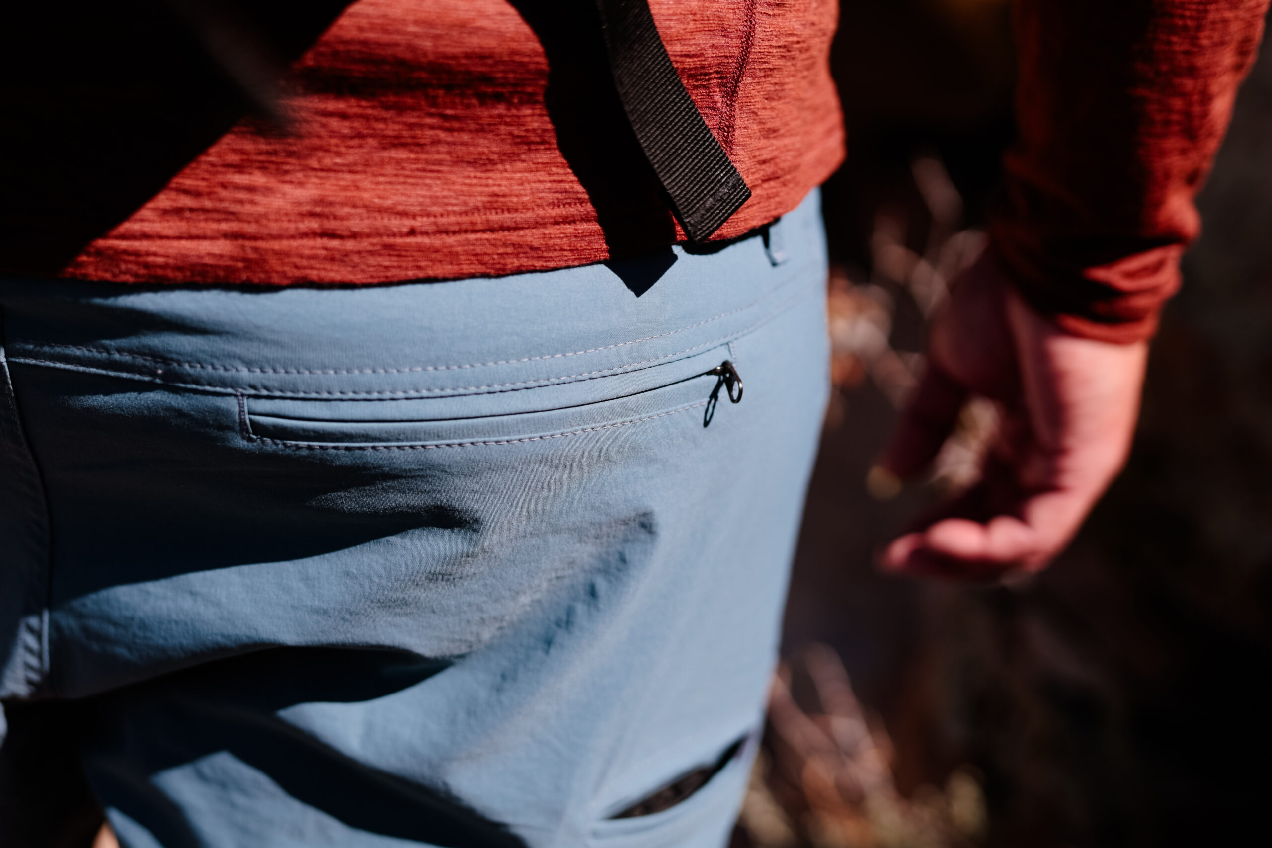 back hiking shorts pocket with zipper.