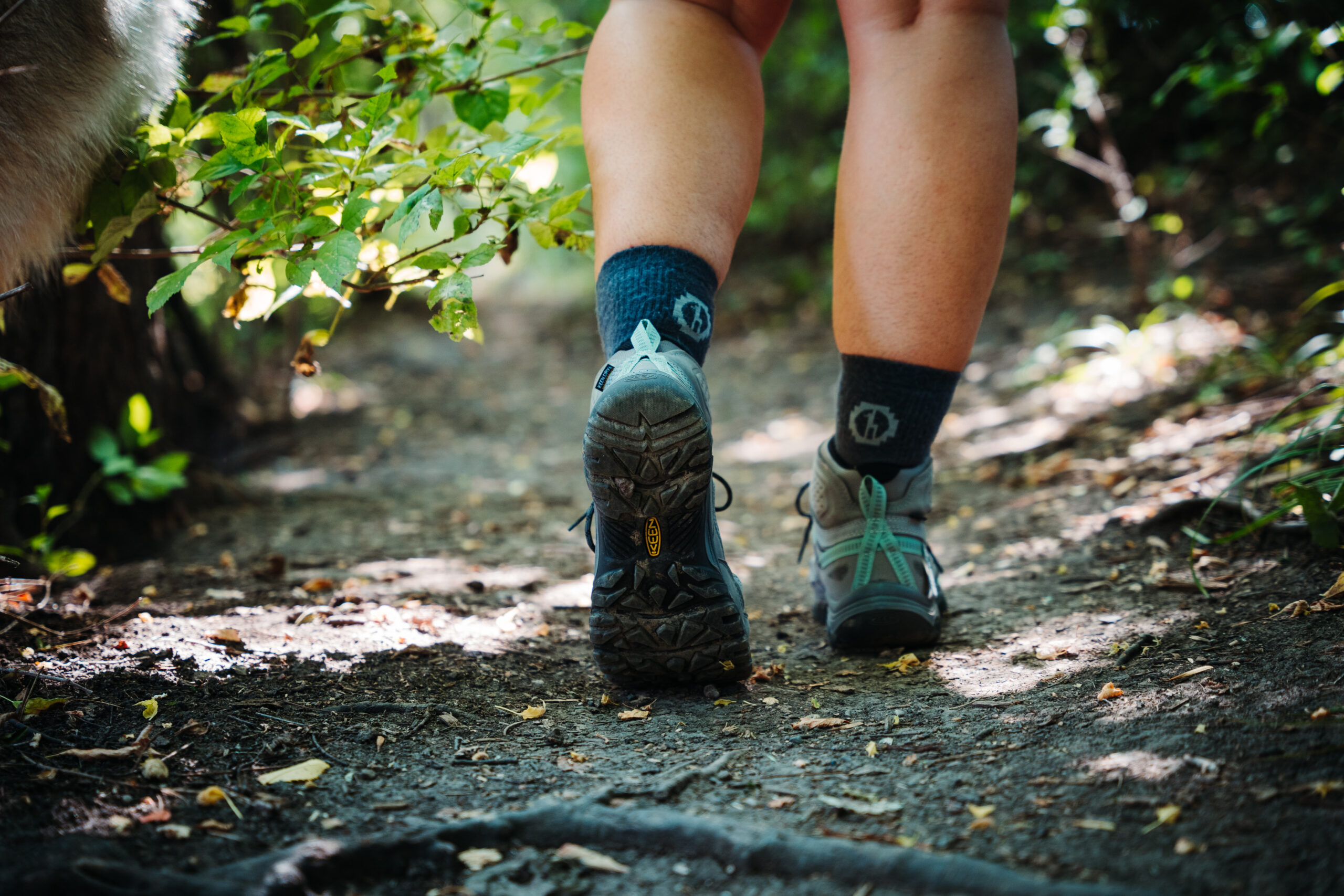 Hiker wearing the Women’s KEEN Targhee IV WP and showing the sole