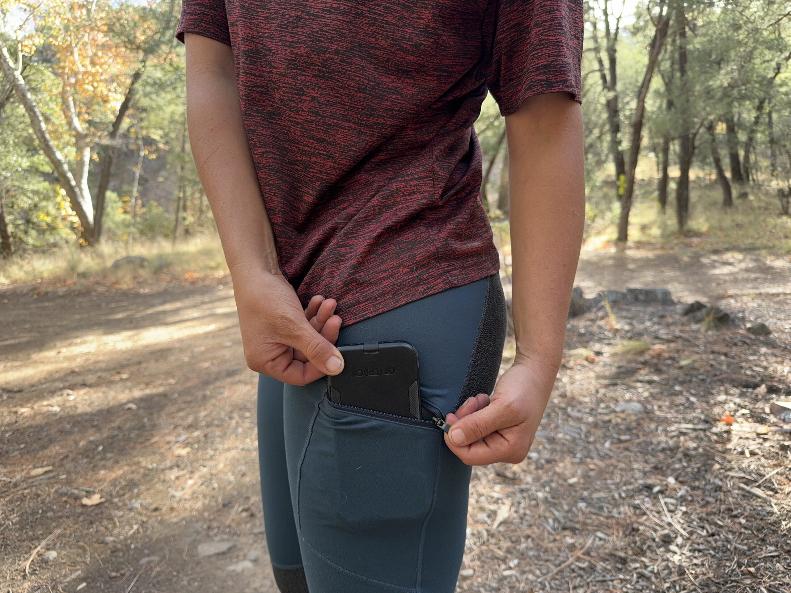 Close up of the side zipper pocket on the Abisko leggings.