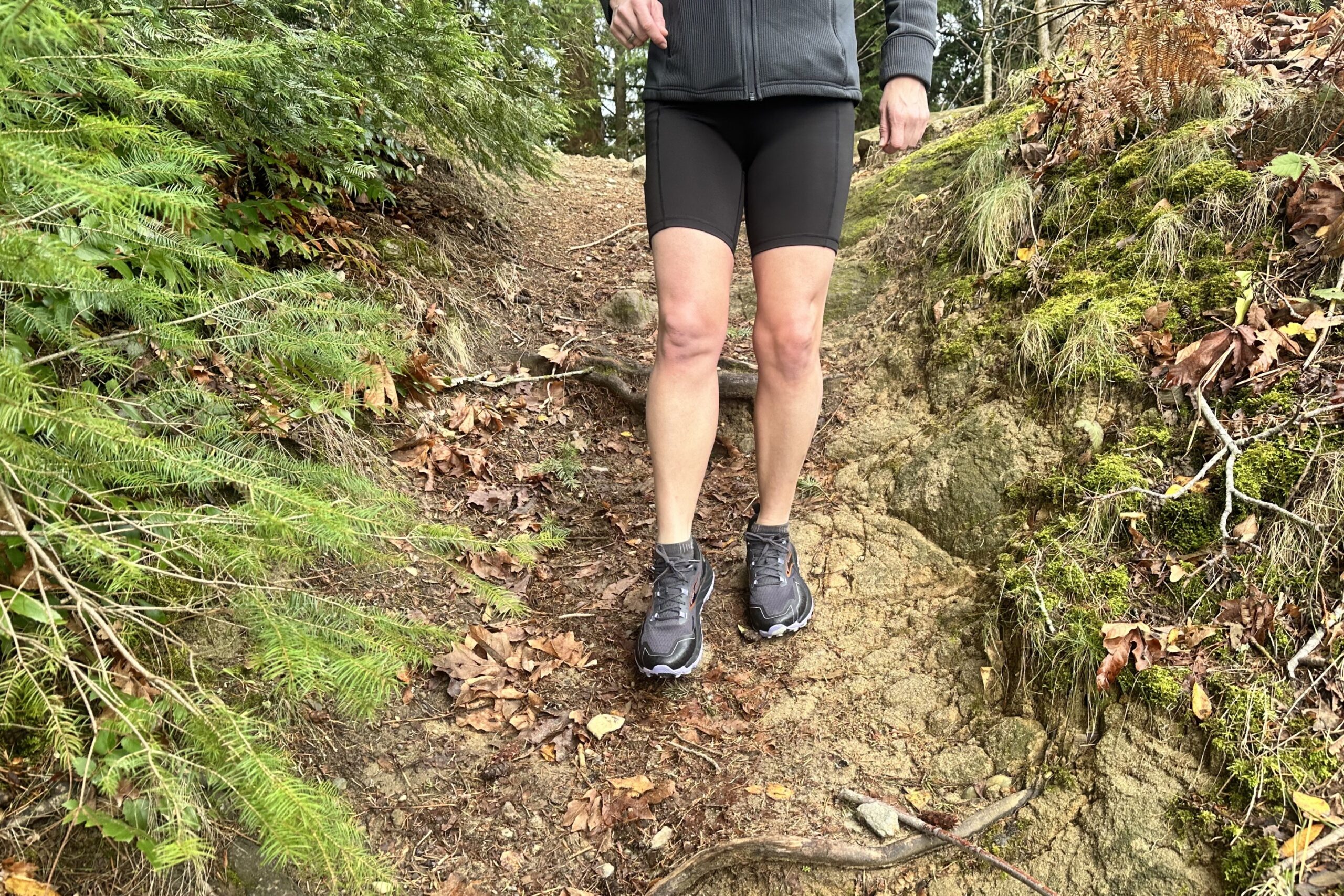 Brooks Women's Cascadia 18 shoes close up on trail