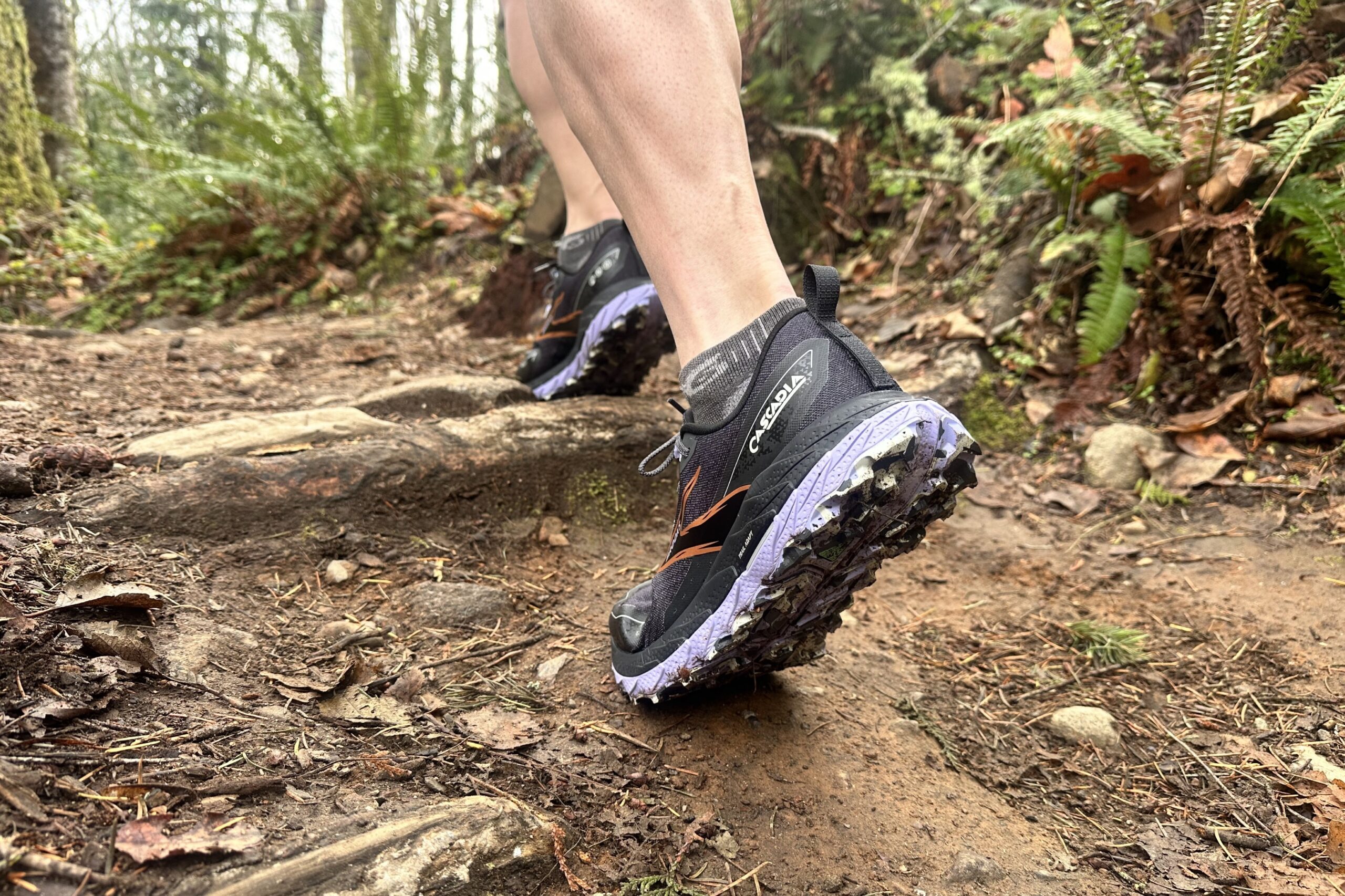 Brooks Women's Cascadia 18 shoes close up on trail