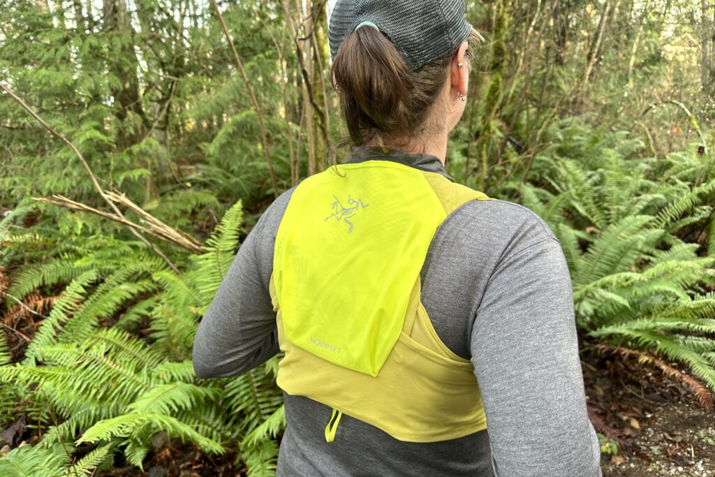 Runner wearing an Arc'teryx Norvan 7 Vest Women's Hydration Vest