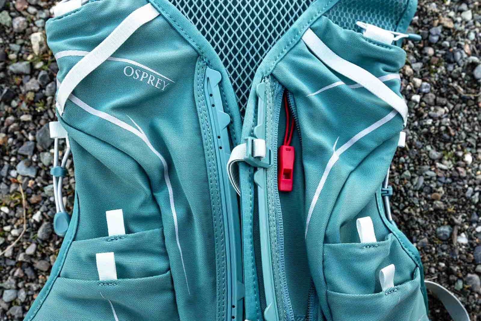 Details of Osprey Dyna 15L - the front of the pack (showing shoulder straps)