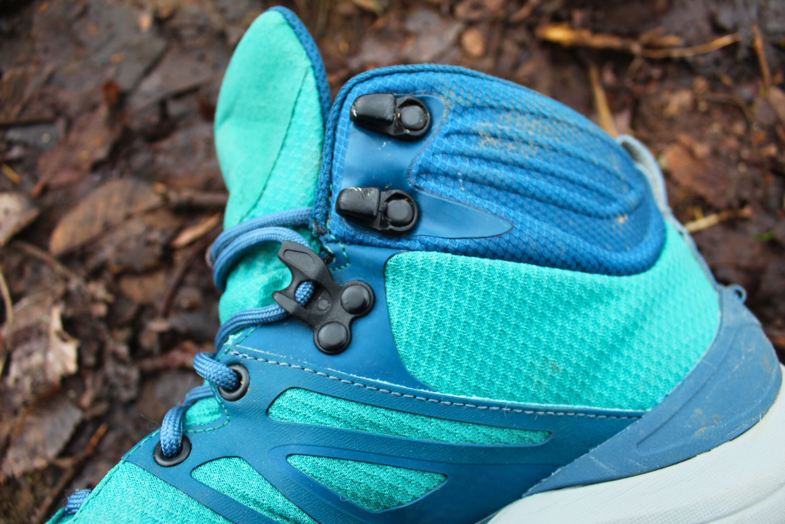 The upper side of the Women’s Topo Trailventure 2 WP showing the lacing system